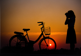 人物剪影轮廓摄影图片