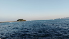 海水波光粼粼平静海面海浪纹理