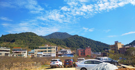 蓝天白云村庄