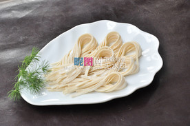 白面条 萝卜汁面 蔬菜面