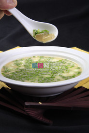 滋补韭香炖蹄筋