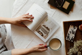 书本看书读书阅读办公图片