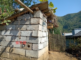 山村一角