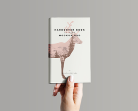 手拿书本样机