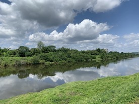 河