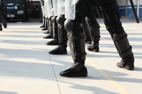 防暴军人军靴鞋子背景素材