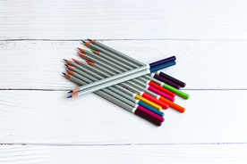 手绘彩铅水彩笔摄影图