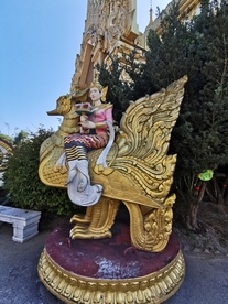 德宏金塔