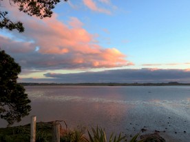 新西兰海滨夕阳风光