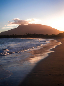 夕阳海滩