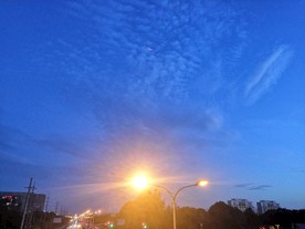 傍晚路灯