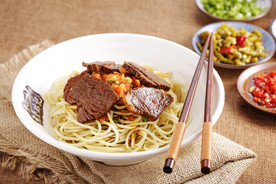牛肉拌面