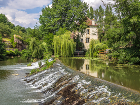 中世纪田园风景摄影图