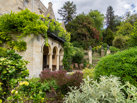 中世纪田园风景图
