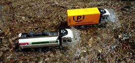 玩具汽车