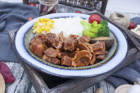 干笋烧肉盖浇饭