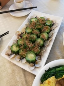 银鱼蒸丝瓜