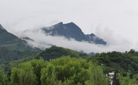 仙气萦绕的大山