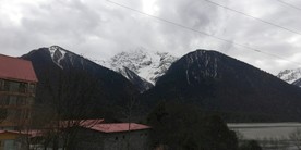 雪山房屋建筑风景