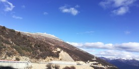 蓝天白云大山风景