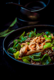 青椒炒肉美食食材活动海报素材