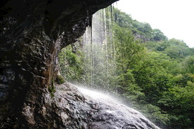 清泉石上流