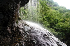 清泉石上流
