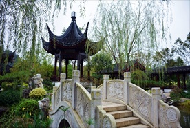 小桥与亭子