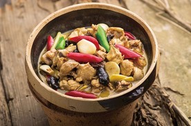 黄焖土鸡钵