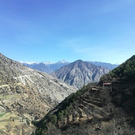 大山雪山山谷