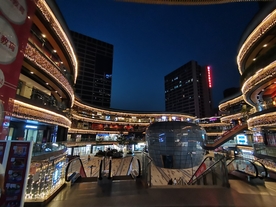 广场夜景