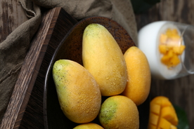 芒果水果果实背景海报素材