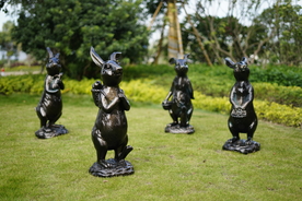 仿铜兔子雕塑摆件模型