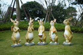 卡通兔子雕塑摆件模型