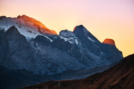 群山天空山坡风景背景