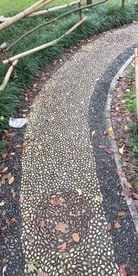 鹅卵石路