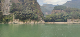 实拍青田石门洞景区小江