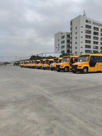 校车