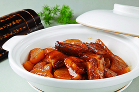 淮扬菜砂锅萝卜焖肉