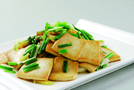 淮扬菜小香葱煎豆腐