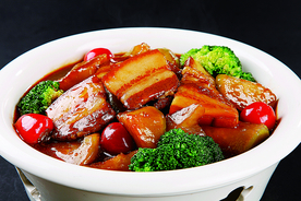 特色菜萝卜焖罐肉