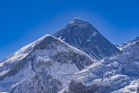 珠穆朗玛峰