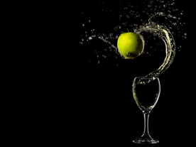 翠梨水流水柱饮品背景素材