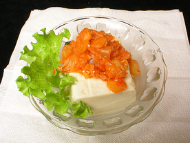 辣白菜拌冷豆腐