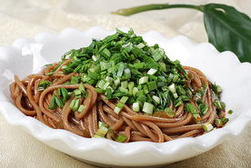 冷拼韭香荞面