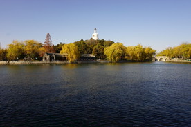 北海公园小白塔