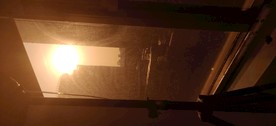 窗外夕阳