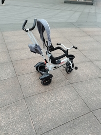 婴幼儿代步车