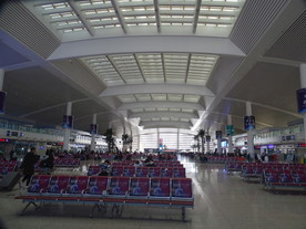 明亮的候车大厅