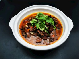 腊牛舌炖腊干子